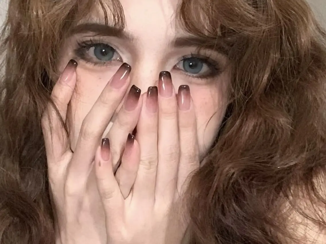 ネイル オーロラネイル チークネイル 長さ出し フットネイル フレンチネイル yumi nailのネイルデザイン