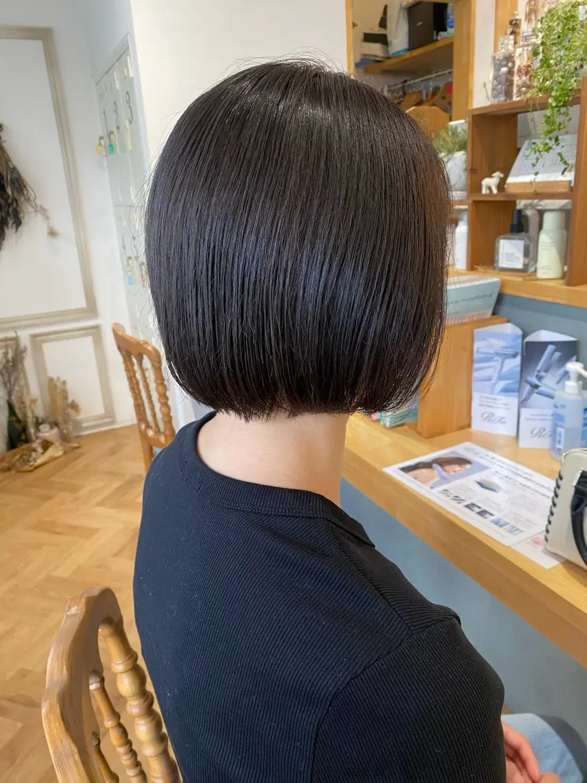 ショート ボブ カット ヘアカラー トリートメント merc.🪸🫧 土居春菜のヘアスタイル