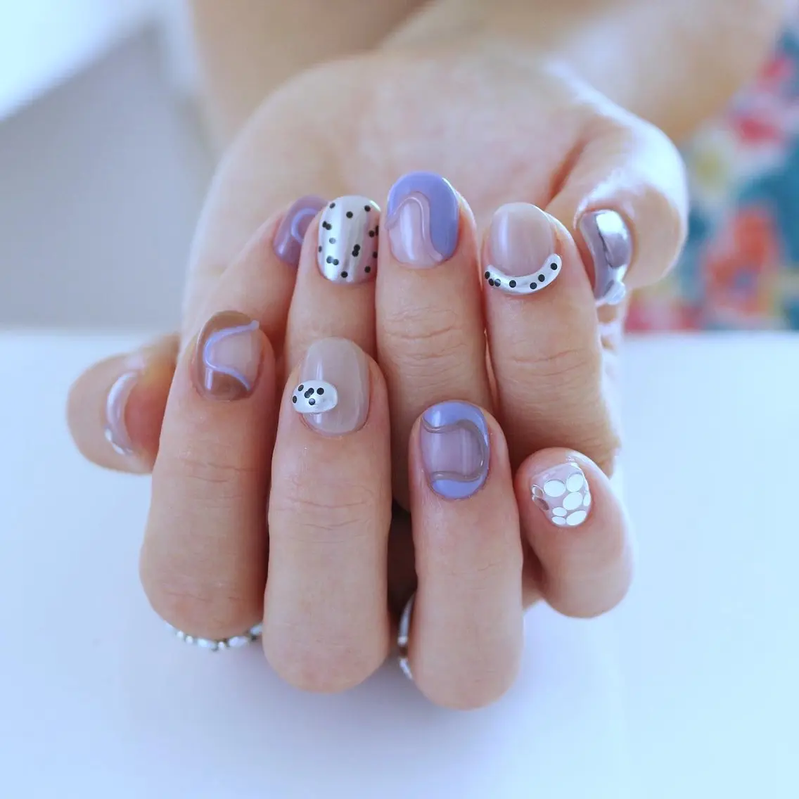 ネイル ドット ニュアンスネイル パープル ハンドネイル Baku Nailsのネイルデザイン