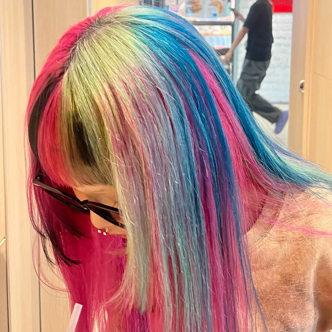 ロング ヘアカラー カワハラ イチカのヘアスタイル