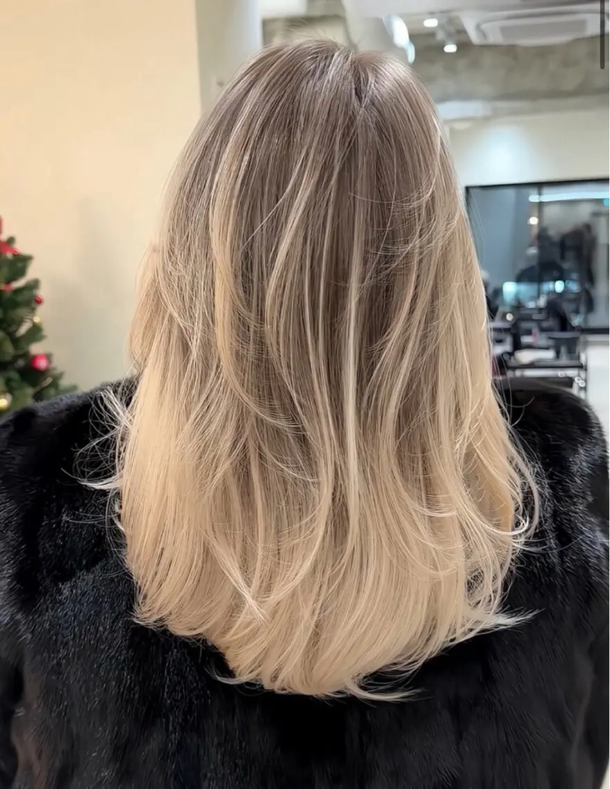 カラー バレイヤージュ ヘアカラー いちか 🪶バレイヤージュのヘアスタイル