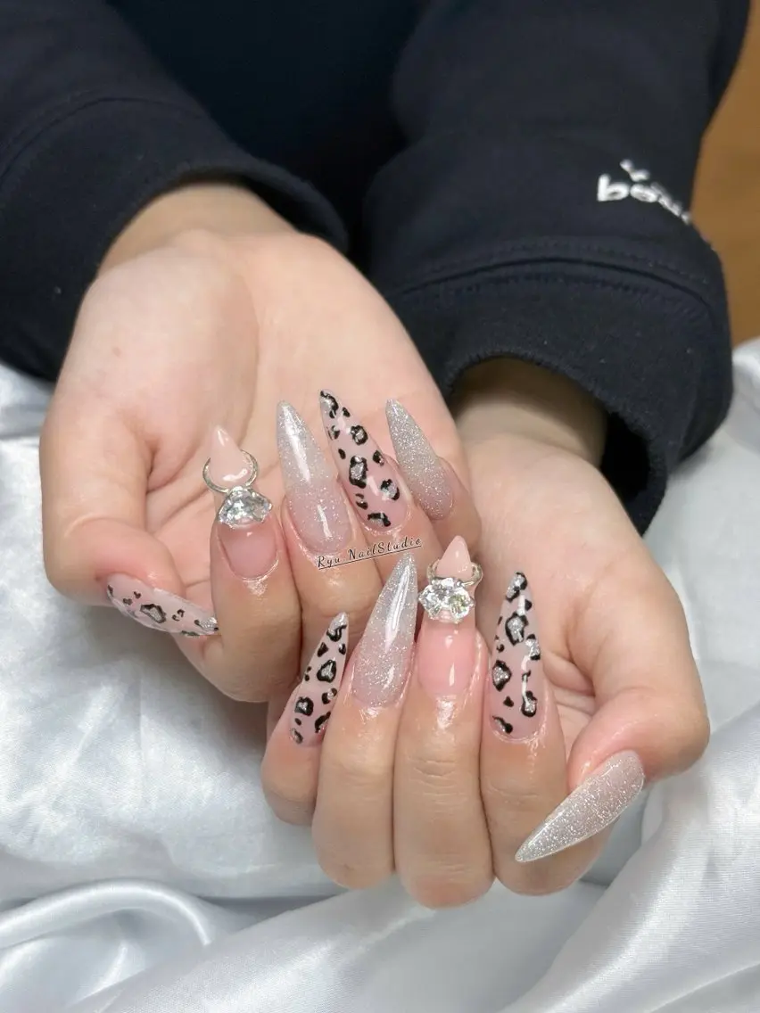 ネイル アートネイル フレンチネイル ジェルネイル ニュアンスネイル オフィスネイル ハンドネイル Ryu Nail NekoChanのネイルデザイン