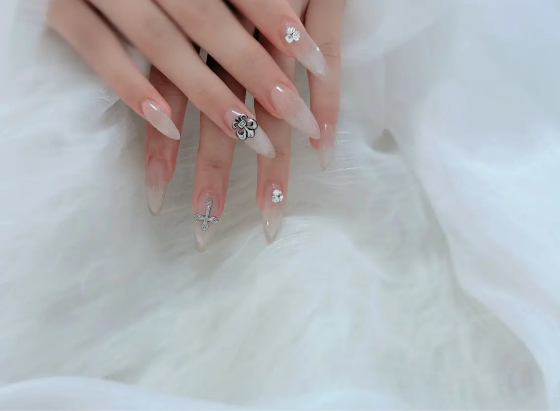 ネイル ハンドネイル ESPOIR Ｎのネイルデザイン