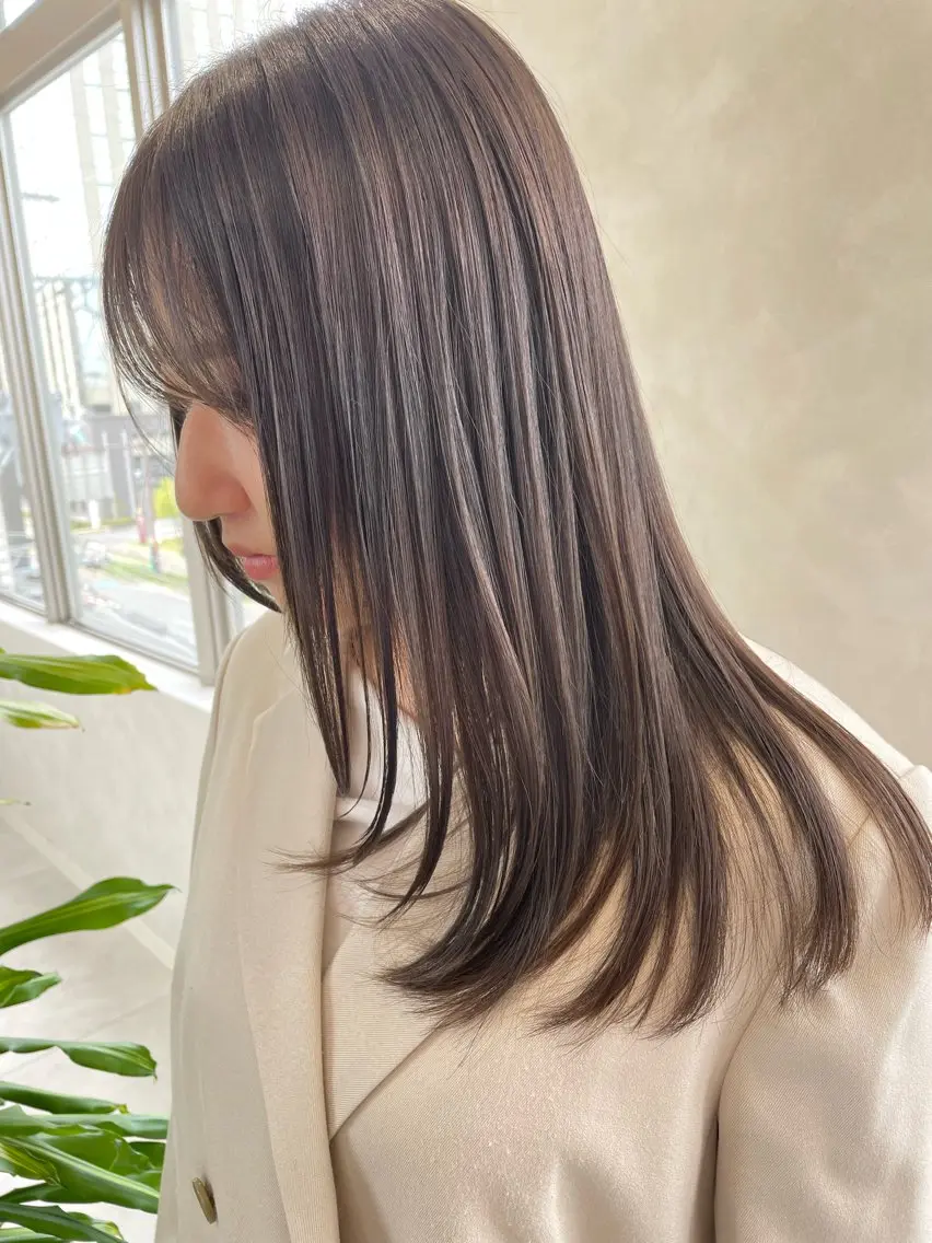 セミロング カラー ブラウンカラー チョコレートブラウン 透明感カラー レイヤーカット 🫖Eleanor Aya🥞のヘアスタイル