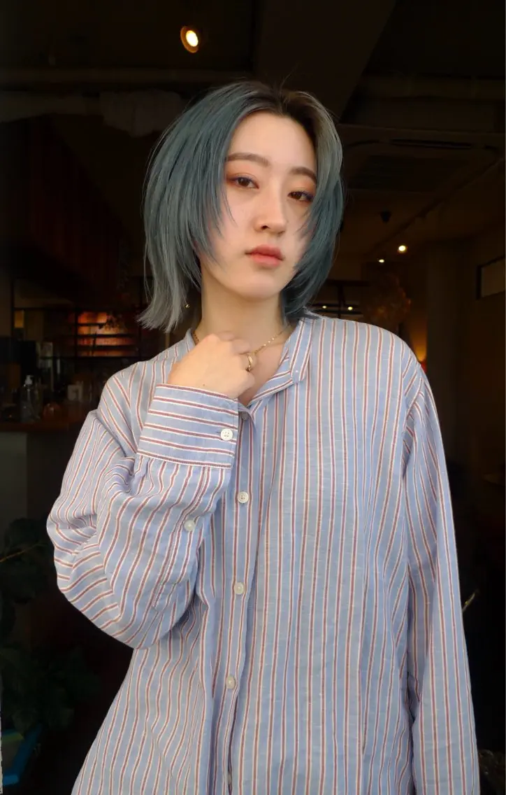 ミディアム カラー ファッションに 溶け込むstyleのヘアスタイル