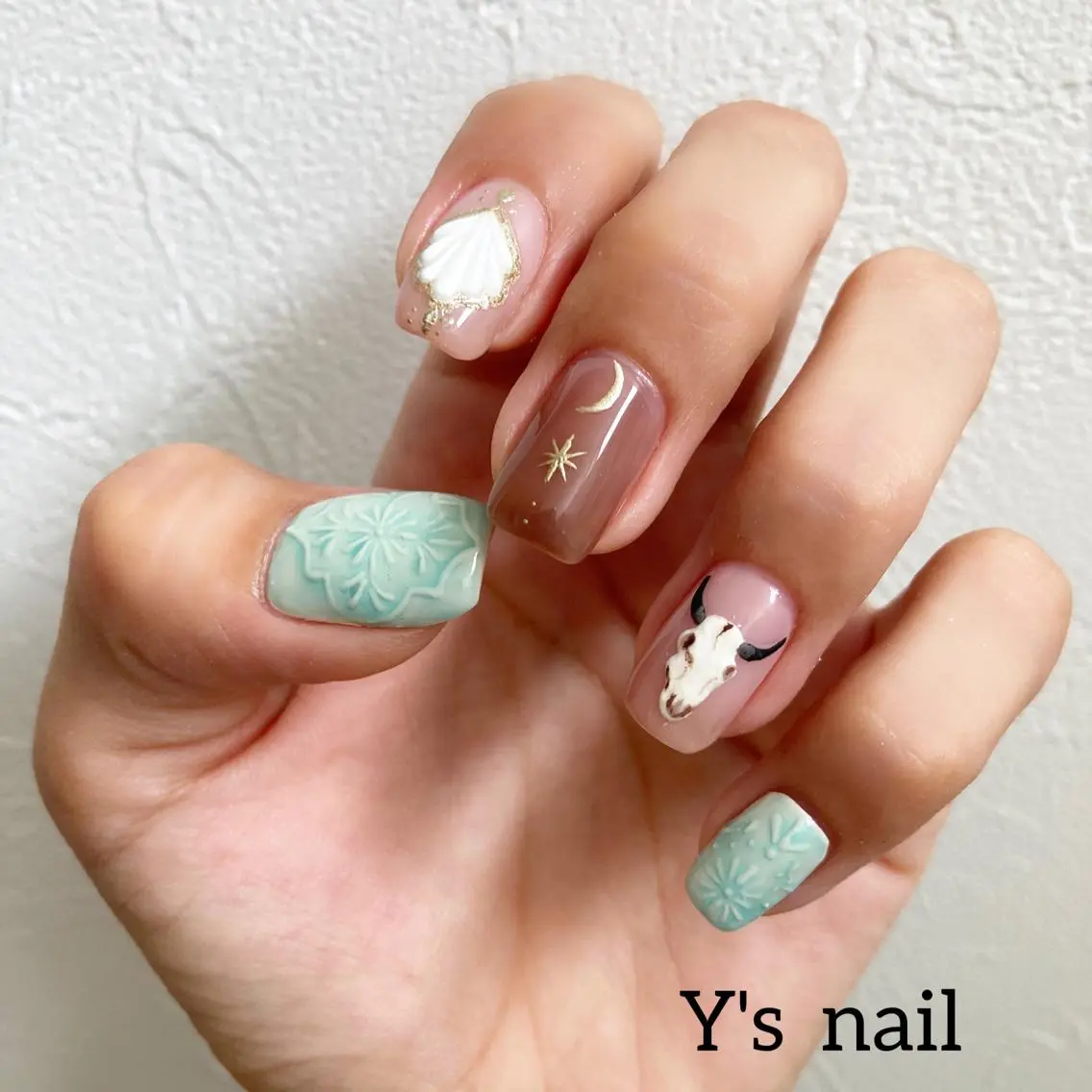 ネイル 手書きが得意🖌️ Y’s  nailのネイルデザイン