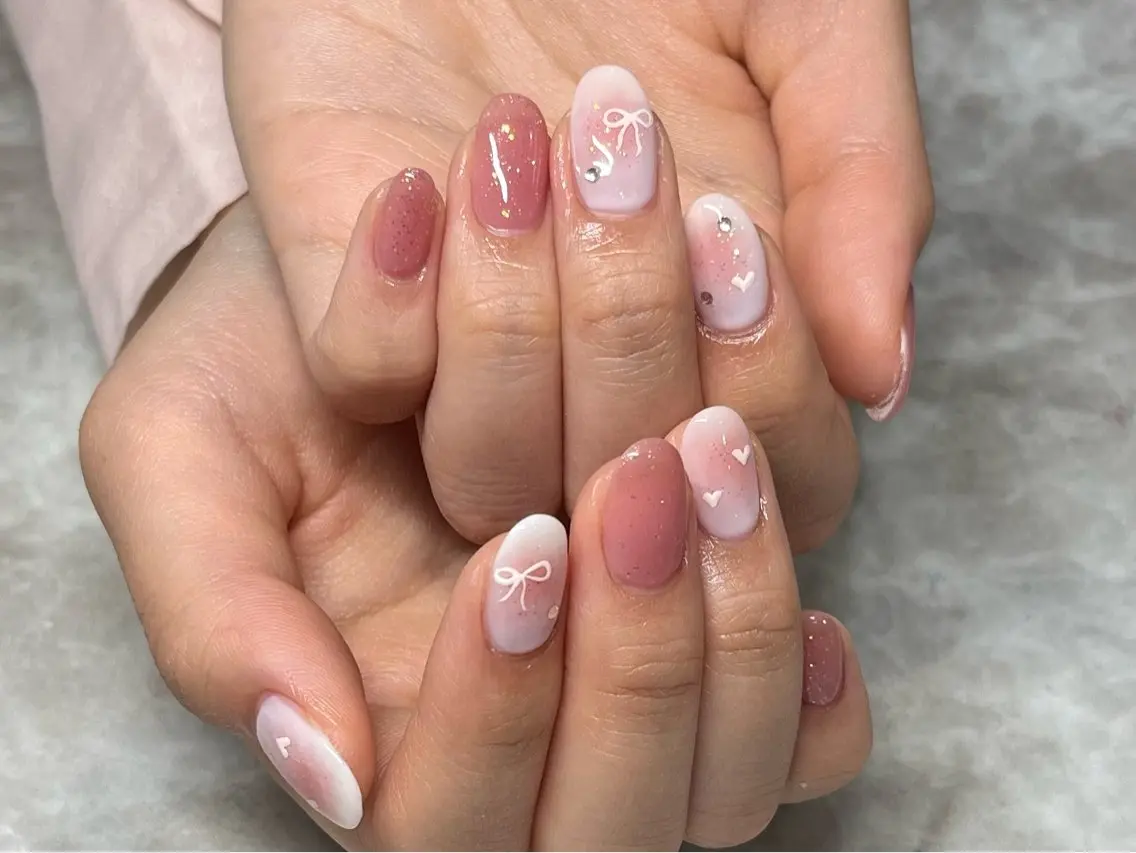 ネイル チークネイル ピンク Rich to 福岡のネイルデザイン
