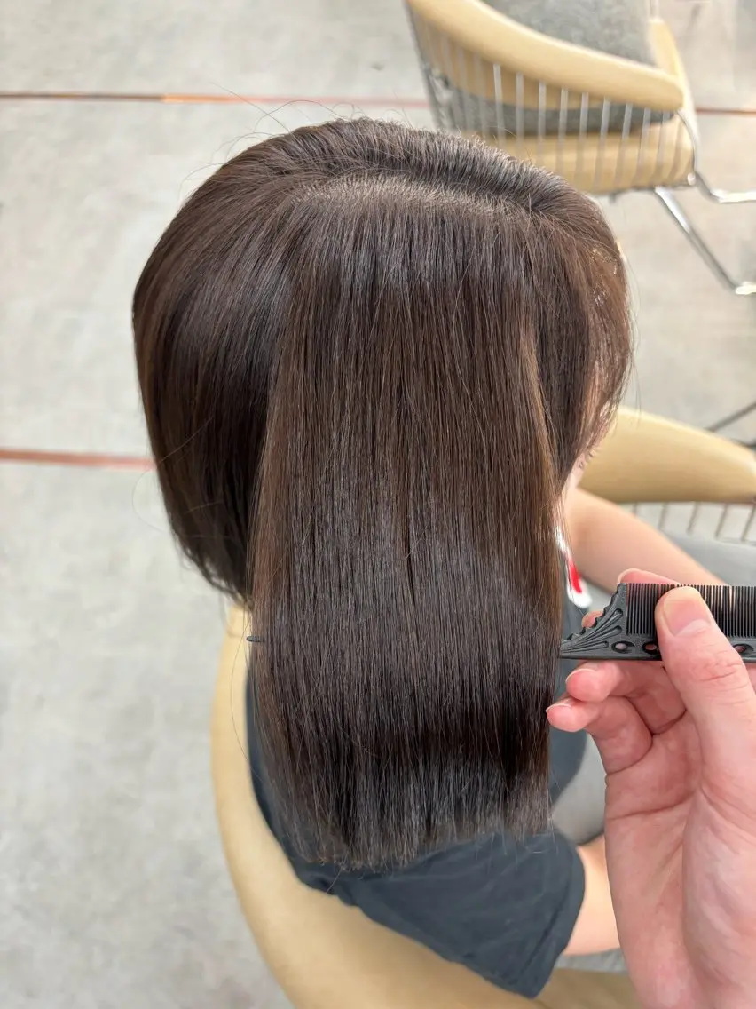 ロング カラー パーマ 髪質改善|透明 感カラー🩵レイヤーのヘアスタイル
