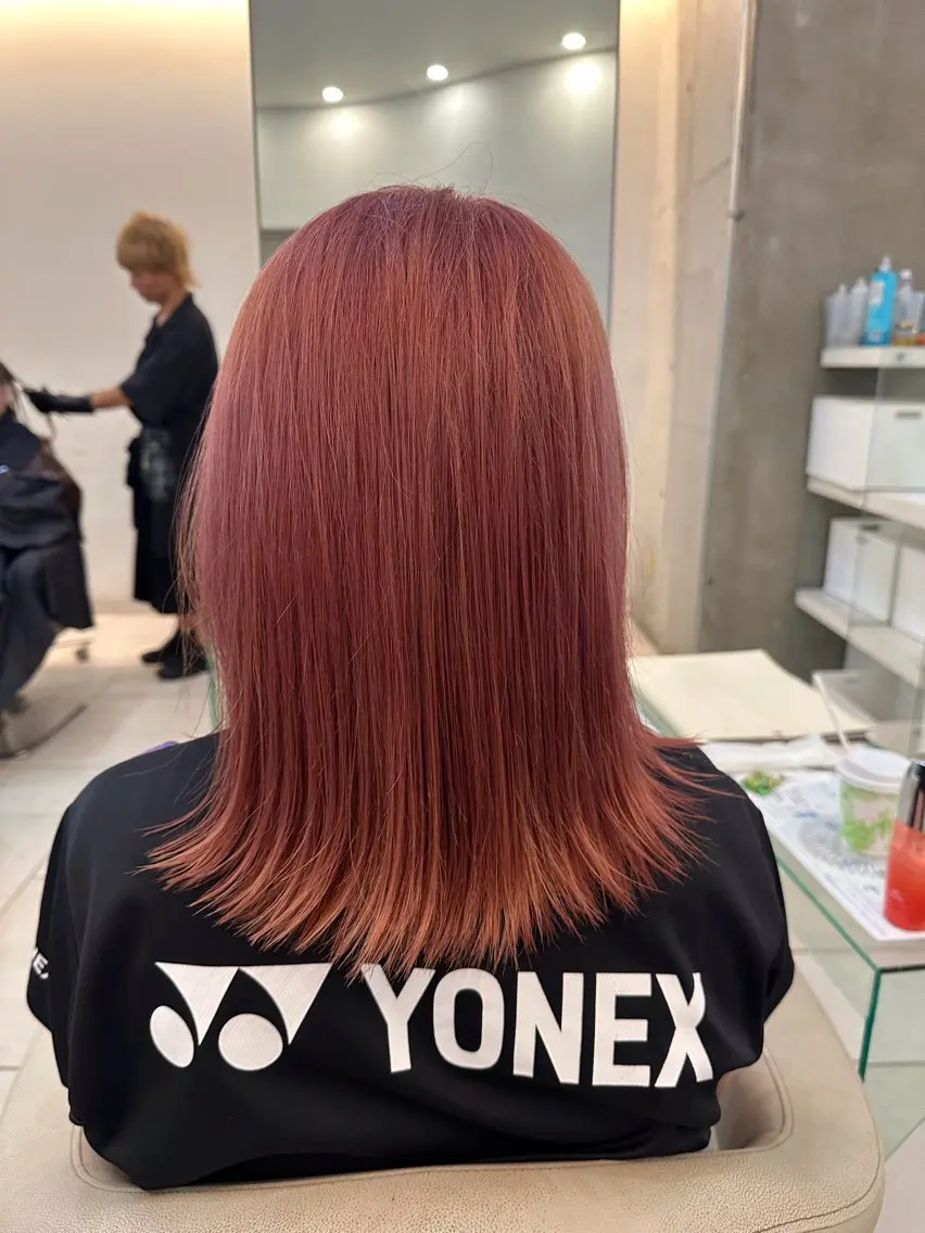 セミロング カット ヘアカラー トリートメント レイヤー/艶カラー/ ハイトーンのヘアスタイル
