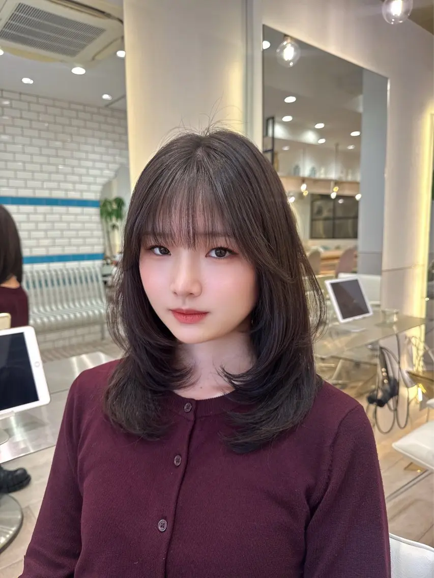 セミロング カラー ベージュカラー ケアカラー オリーブベージュ ハイレイヤー レイヤーカット 韓国ヘア/巻ける 縮毛矯正/リョウヤのヘアスタイル