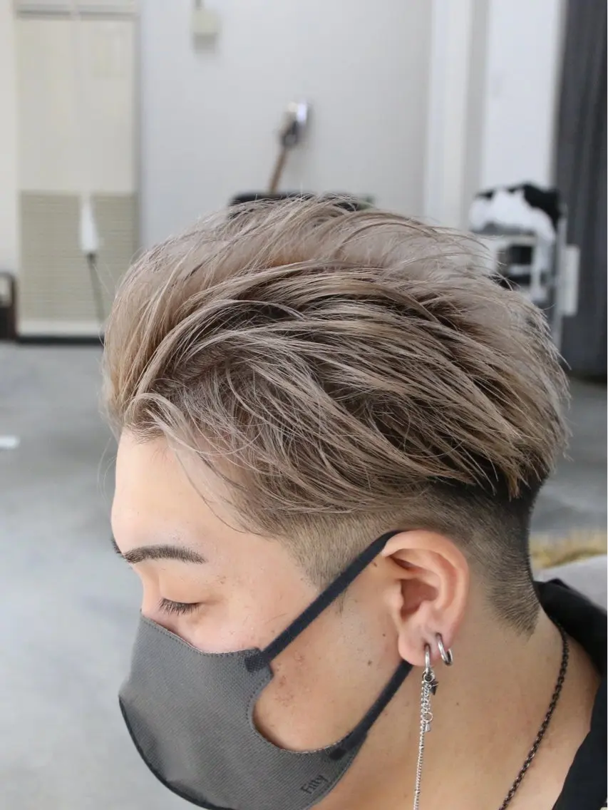 メンズダブルカラー+眉カットの写真