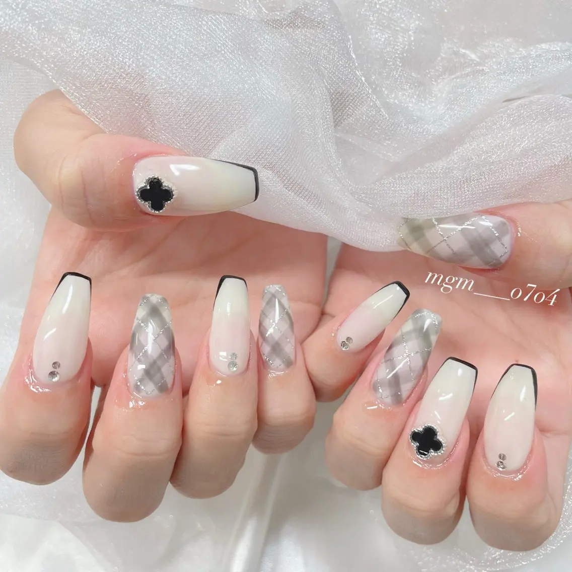 ネイル ハンドネイル ハンドケア MoON...❤︎ MeGuのネイルデザイン
