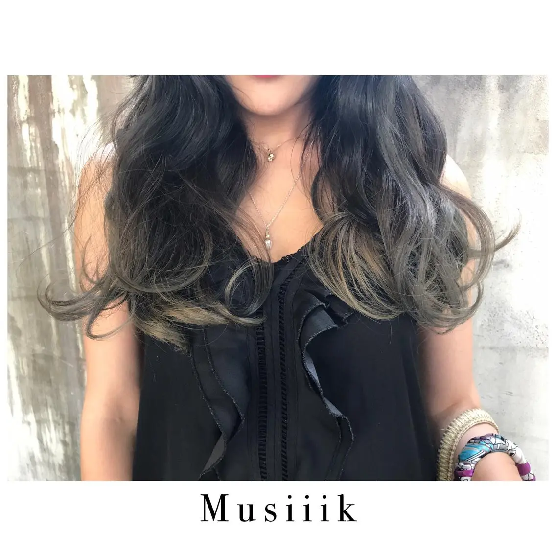 カラー アッシュ ベージュカラー ブリーチ ブルーカラー ブルーアッシュ Musiiik hairのヘアスタイル