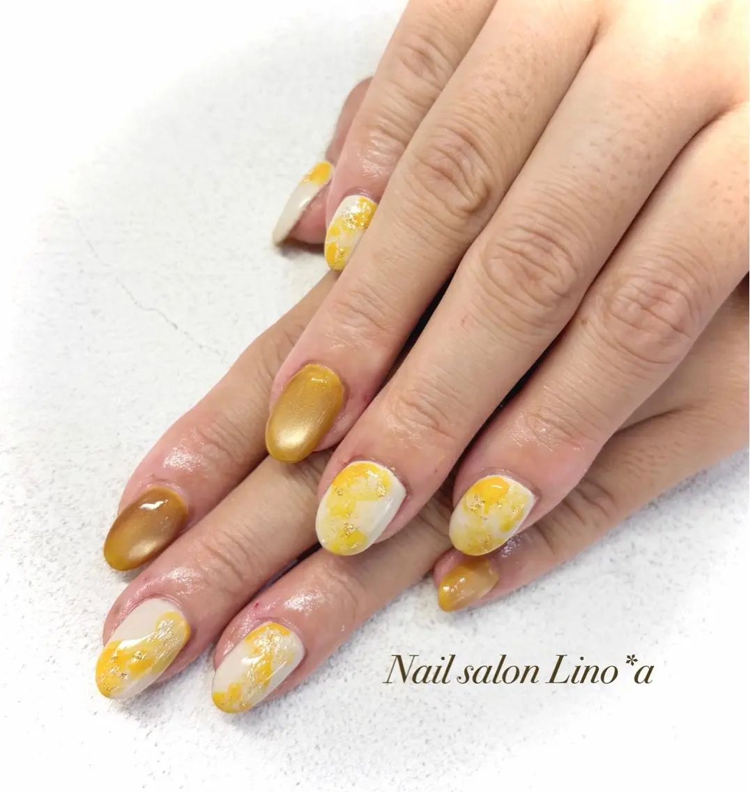 ネイル アートネイル マグネットネイル ニュアンスネイル 黄色 ハンドネイル Nail salon Lino*aのネイルデザイン