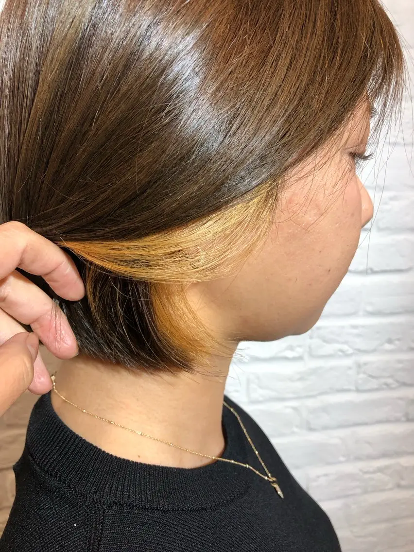 ショート カラー イヤリングカラー インナーカラー ボブ カット ヘアカラー 八木 文子のヘアスタイル