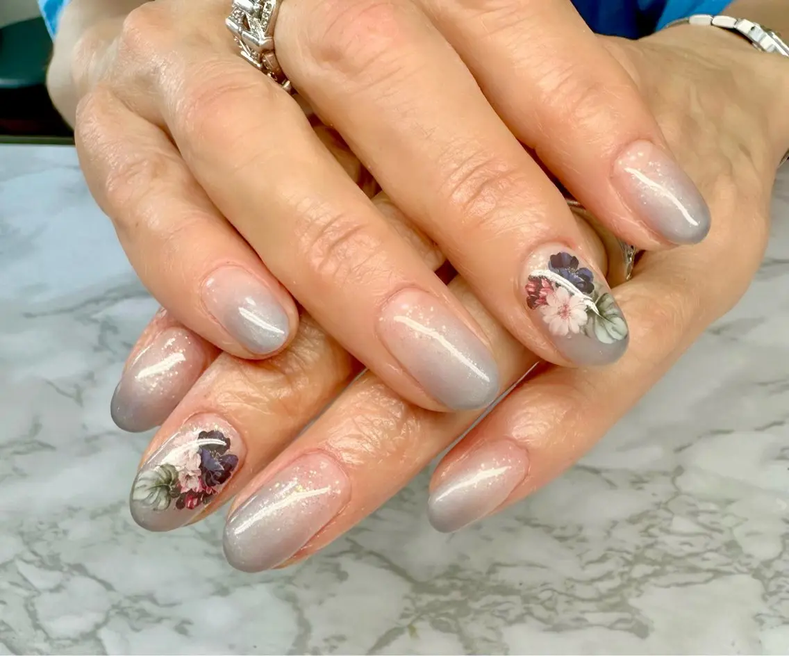 ネイル オーロラネイル ラメ(グリッター) ニュアンスネイル Mai’s nailのネイルデザイン