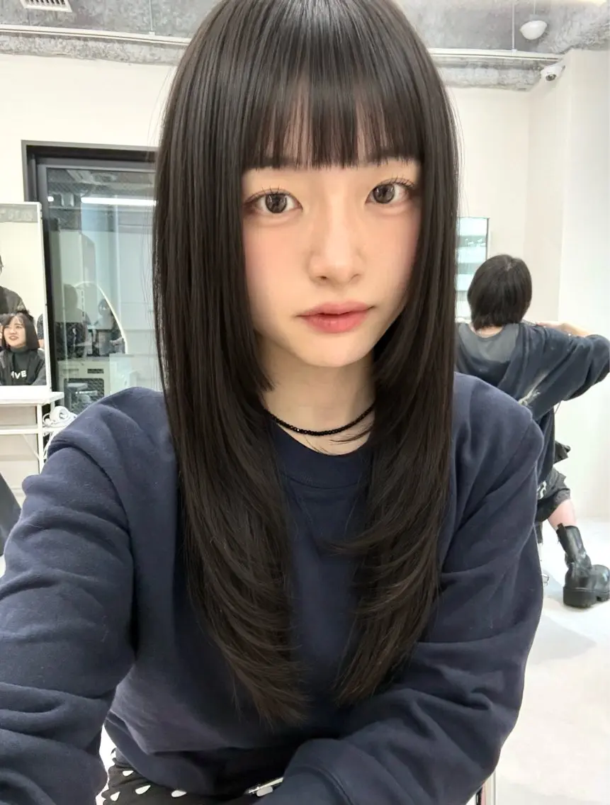 ロング カラー ロングレイヤー 顔まわりレイヤー 韓国風ヘア レイヤーカット ロング カット ヘアカラー 縮毛矯正 トリートメント 髪質改善/縮毛矯正/ ブリーチなしカラーのヘアスタイル