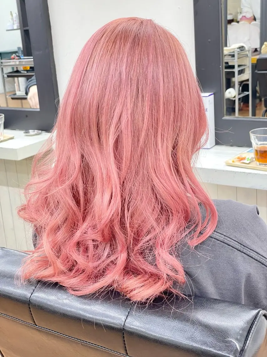 ロング カラー ブリーチ ピンクカラー 青木 優歩のヘアスタイル