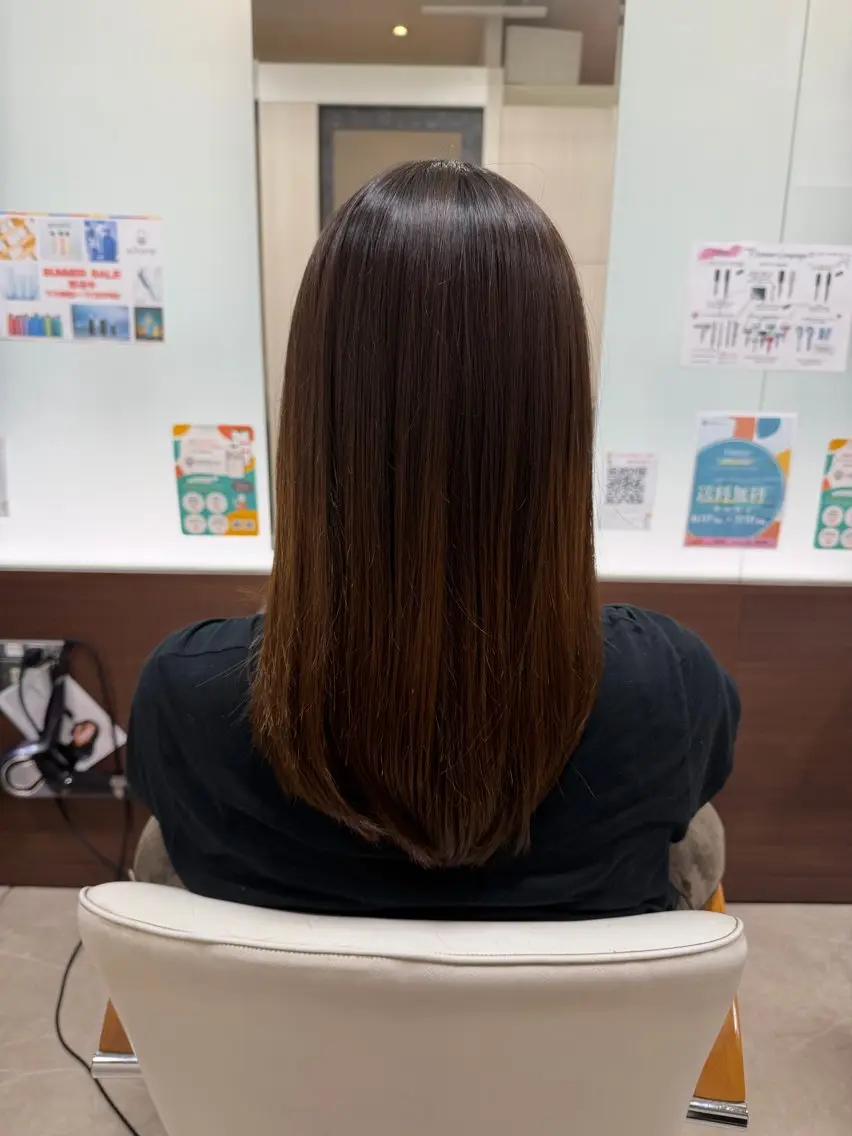 ロング moe 美髪矯正 ストレートのヘアスタイル