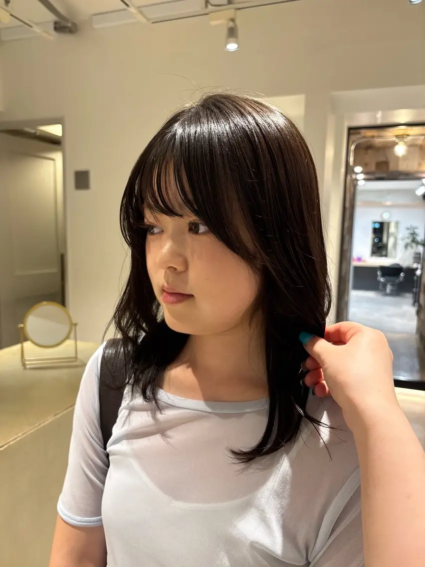 セミロング カラー 透明感カラー ヘアカラー SHEA /縮毛矯正 イソダハルカのヘアスタイル