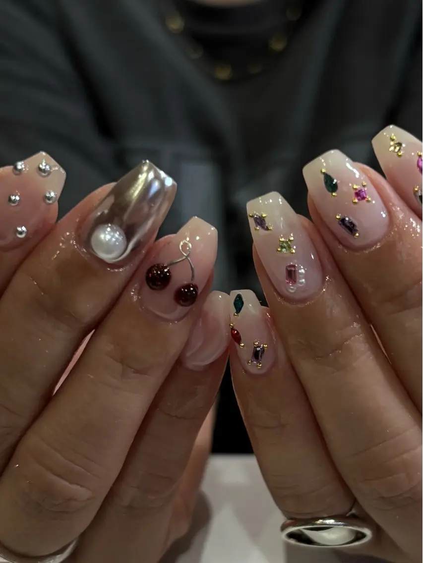 ネイル Dark Honey Ivyのネイルデザイン