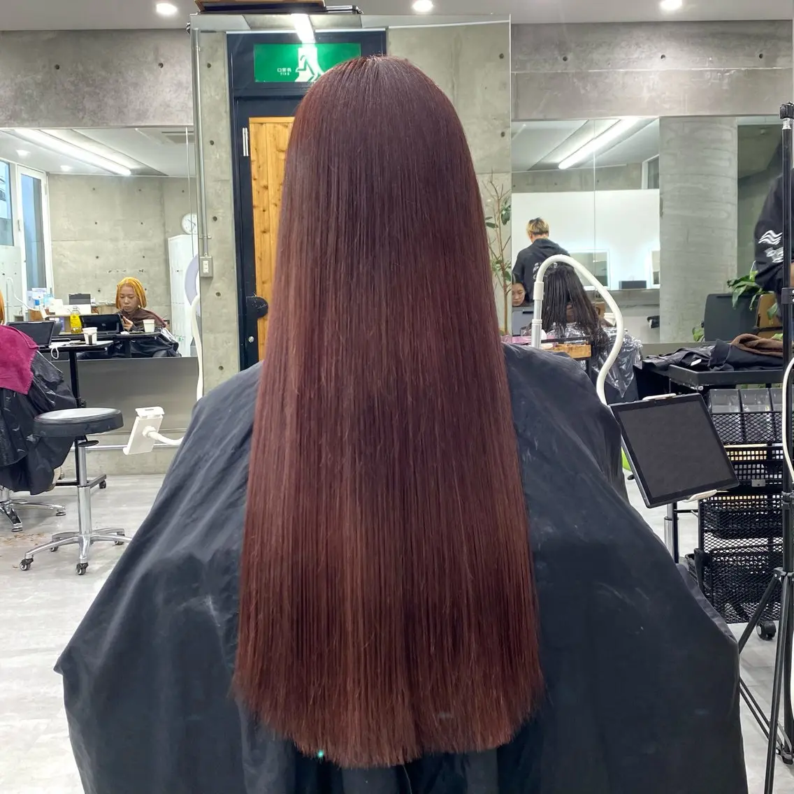 ロング カラー ヘアカラー Runa/大人 かわいいハイトーンのヘアスタイル