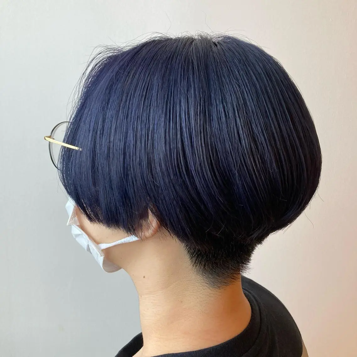 ショート カラー アディクシーカラー ブルーカラー ショートヘア カット ヘアカラー 尾籠 美幸 (オゴモリ ミユキ)のヘアスタイル