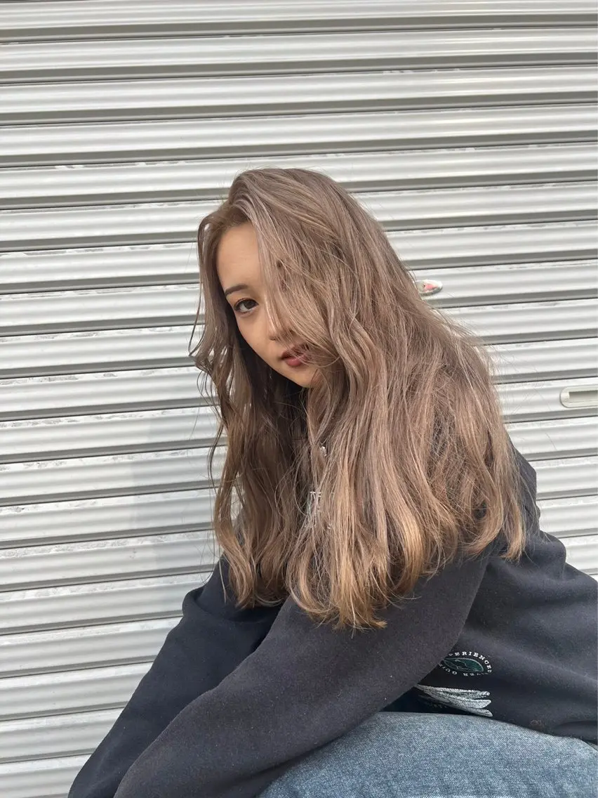 ロング カラー 髙野 未衣菜のヘアスタイル