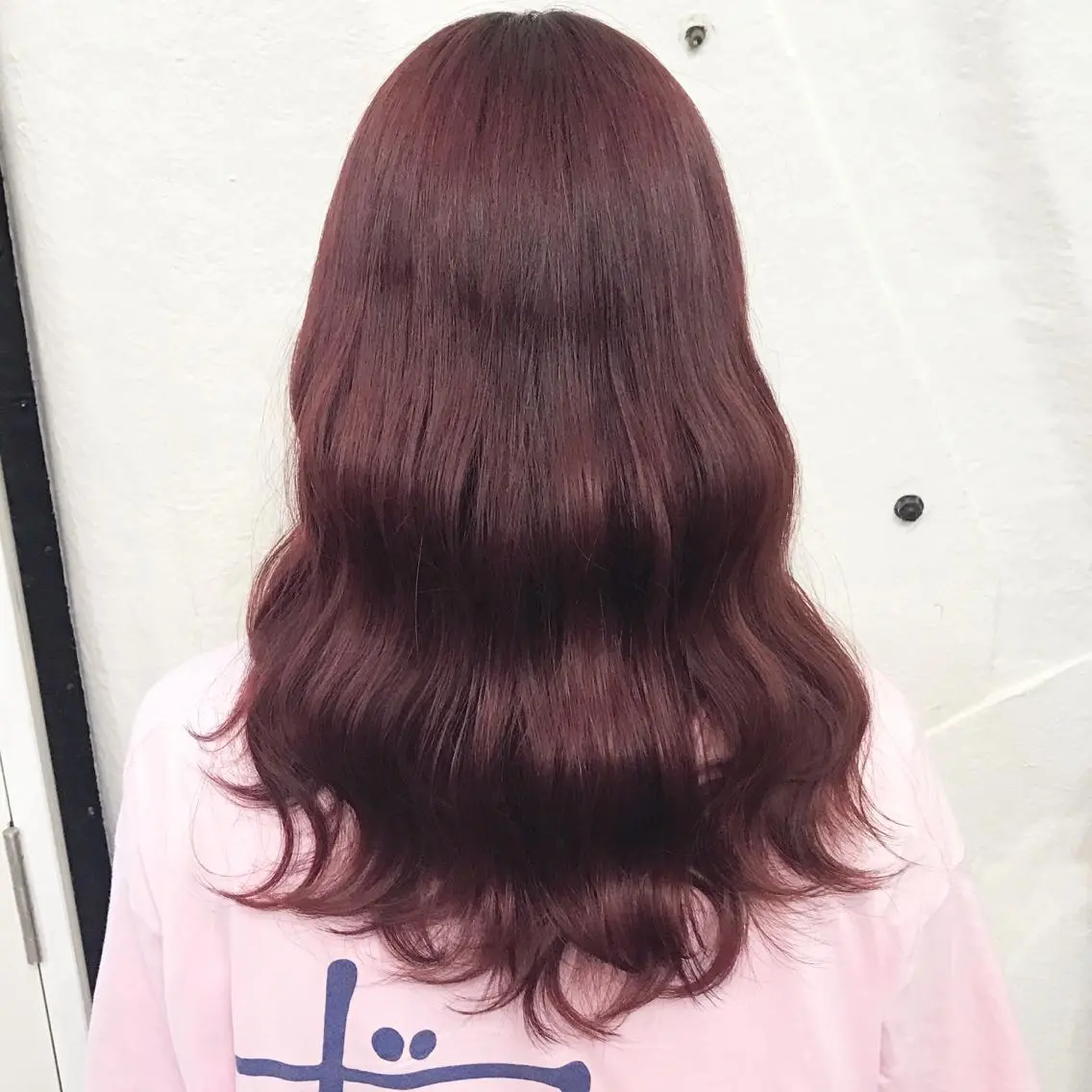 セミロング カラー ブリーチ ピンクカラー レッドカラー K-POP好き美容師 🇰🇷Kai.Yのヘアスタイル