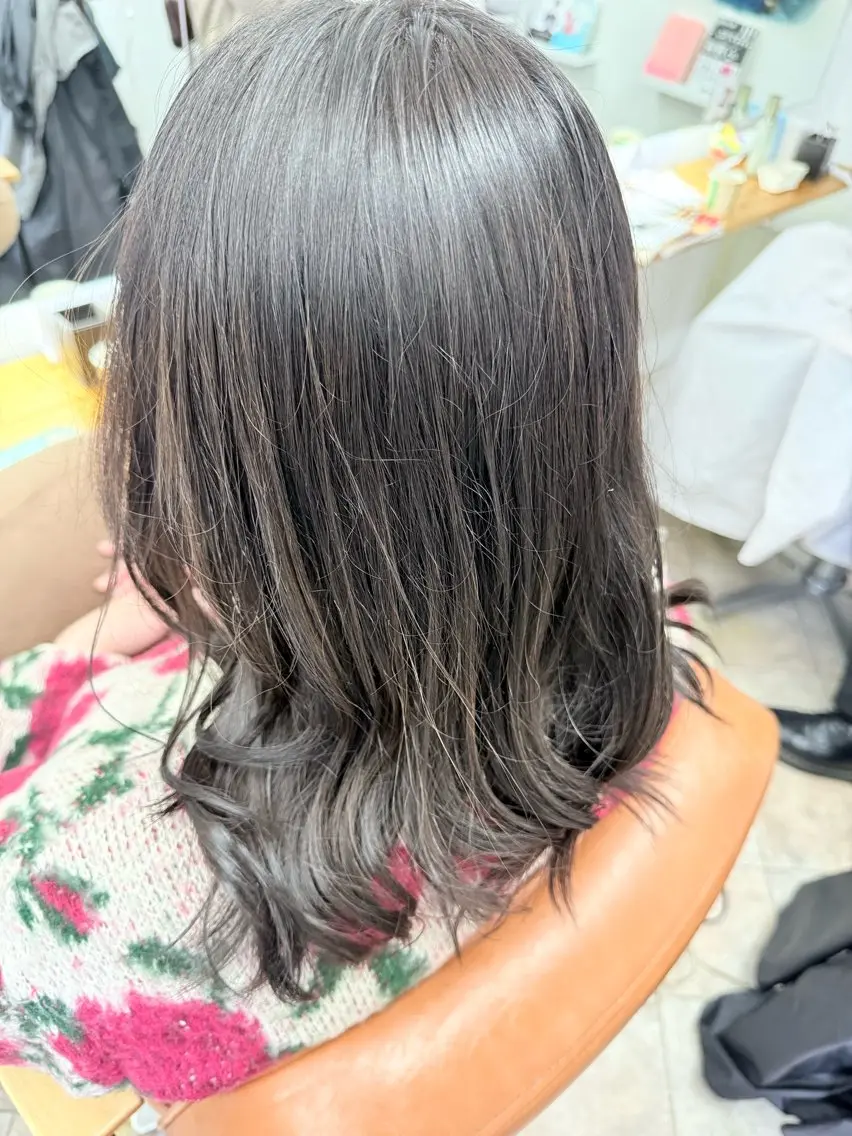 ミディアム カラー グレージュ 永木 楓のヘアスタイル