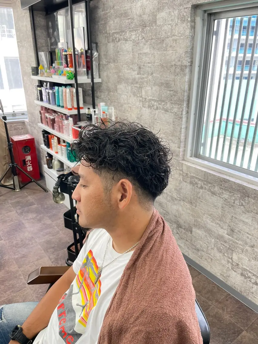 メンズ フェードパーマ 新倉幸之助のヘアスタイル