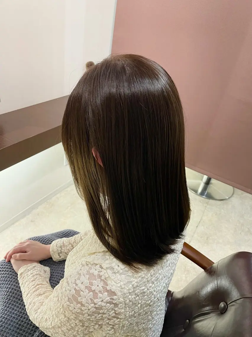 セミロング ヘアカラー 結衣 髪質改善モデル募集中のヘアスタイル