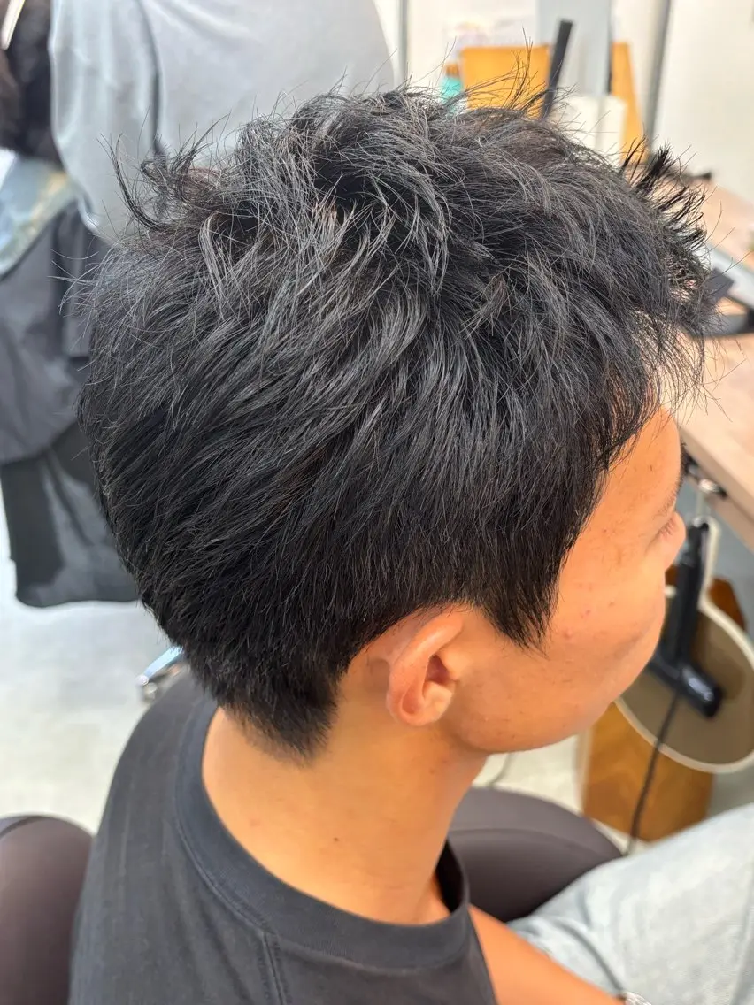 メンズ スパイキーショート カット ヘアカラー 八木橋 朋香のヘアスタイル