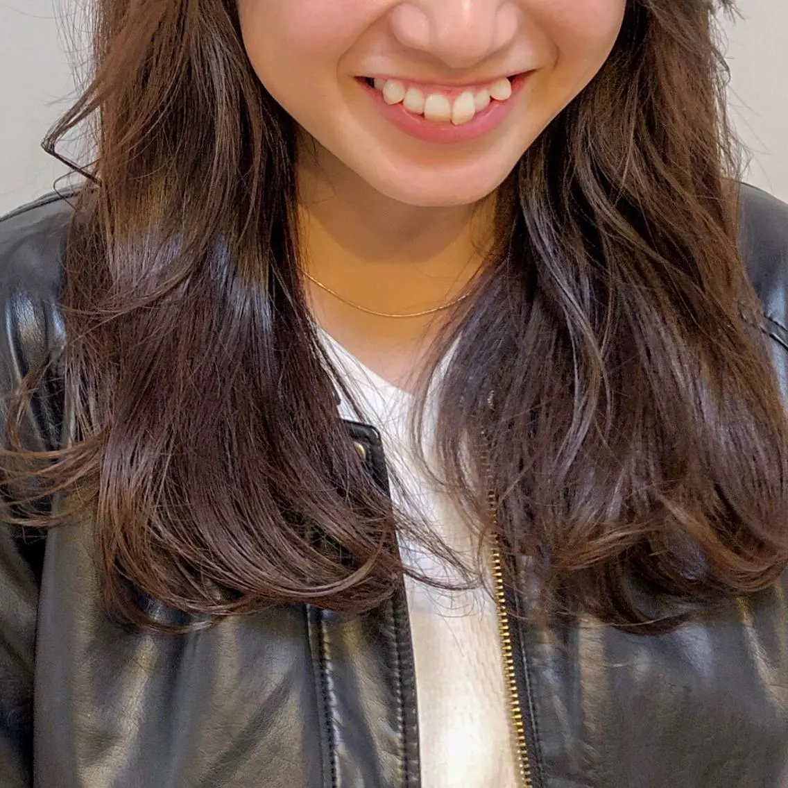 セミロング カラー アッシュ アッシュブラウン ブラウンカラー 尾籠 美幸 (オゴモリ ミユキ)のヘアスタイル