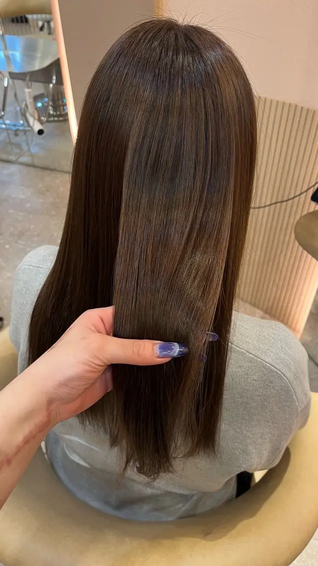 セミロング カラー ヘアカラー トリートメント 💚 AKI 💚のヘアスタイル