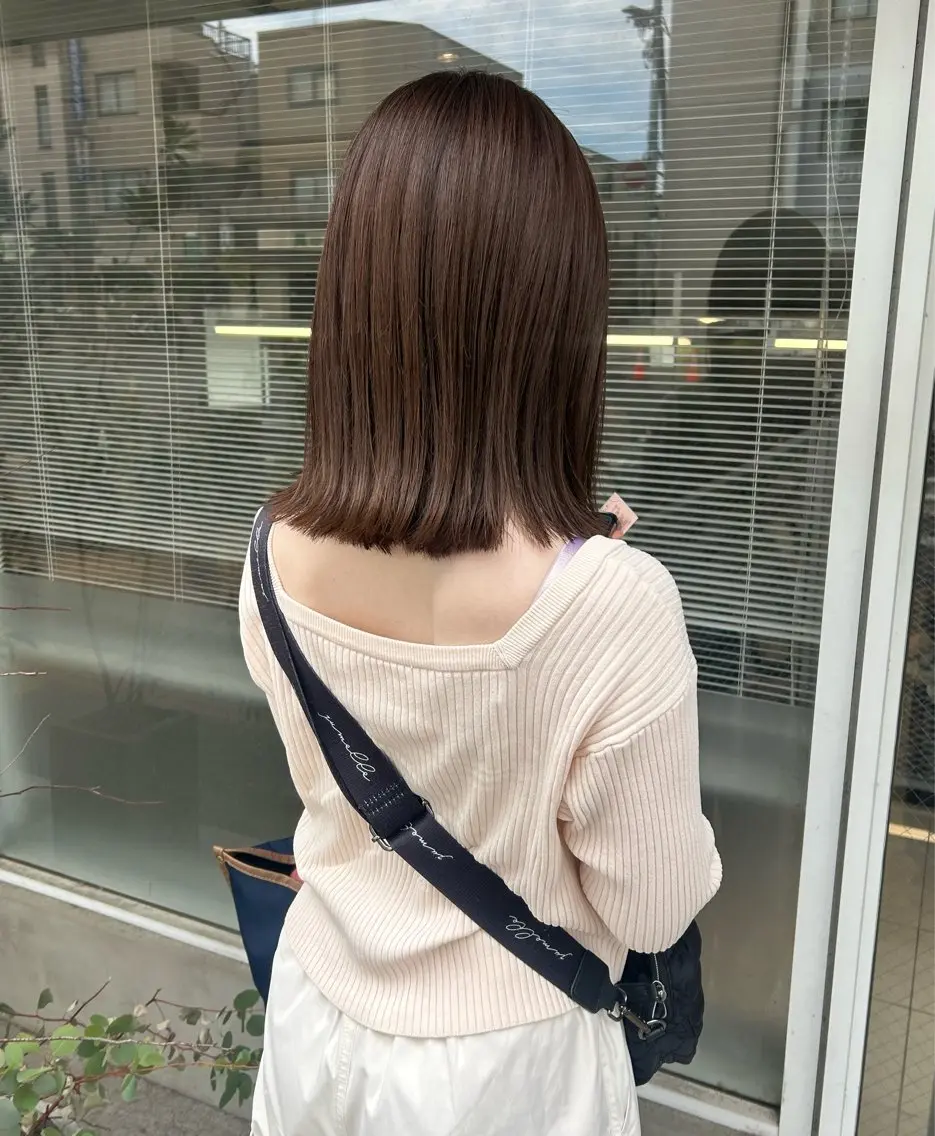 ミディアム カラー ベージュカラー オリーブベージュ カット ヘアカラー トリートメント 透明感カラー🫧 nanohaのヘアスタイル