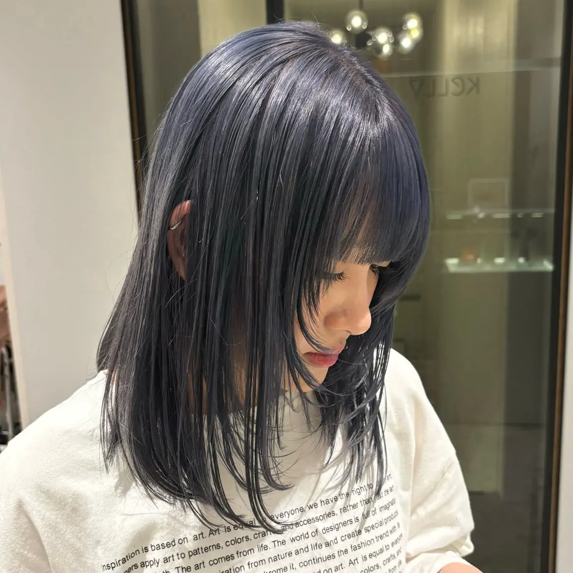 ミディアム カラー ベージュカラー ブリーチ ブルーカラー グレージュ kelly.un MIUのヘアスタイル
