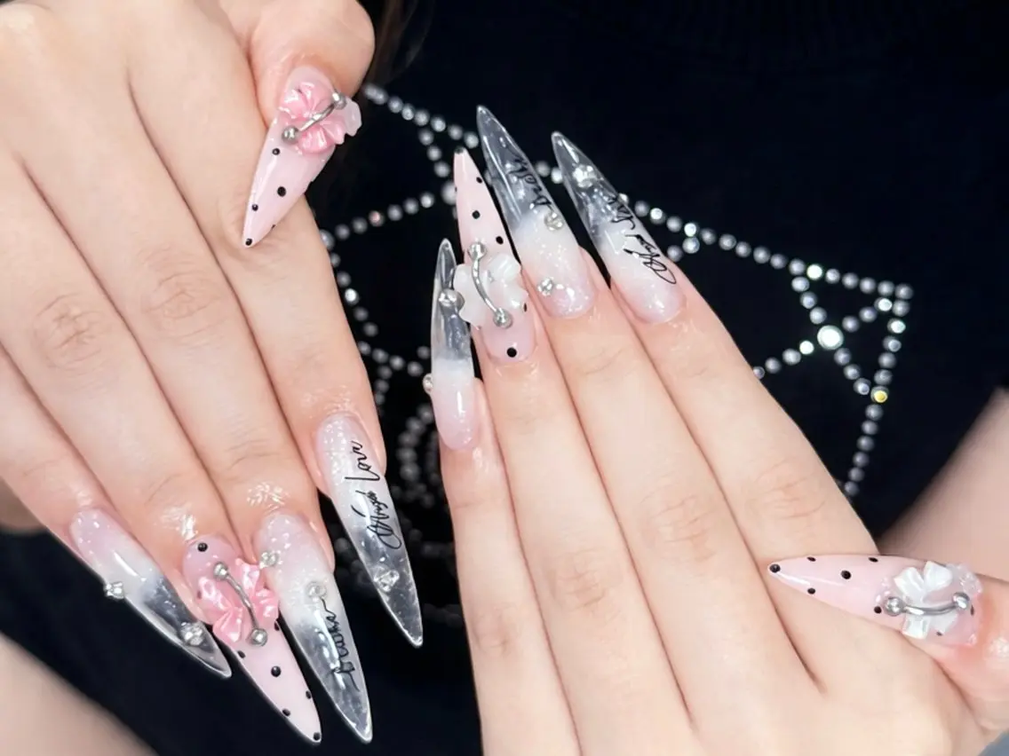 ネイル クリアネイル 長さ出し フレンチネイル ジェルネイル ガラスフレンチ ハンドネイル Belle Nail Salonのネイルデザイン