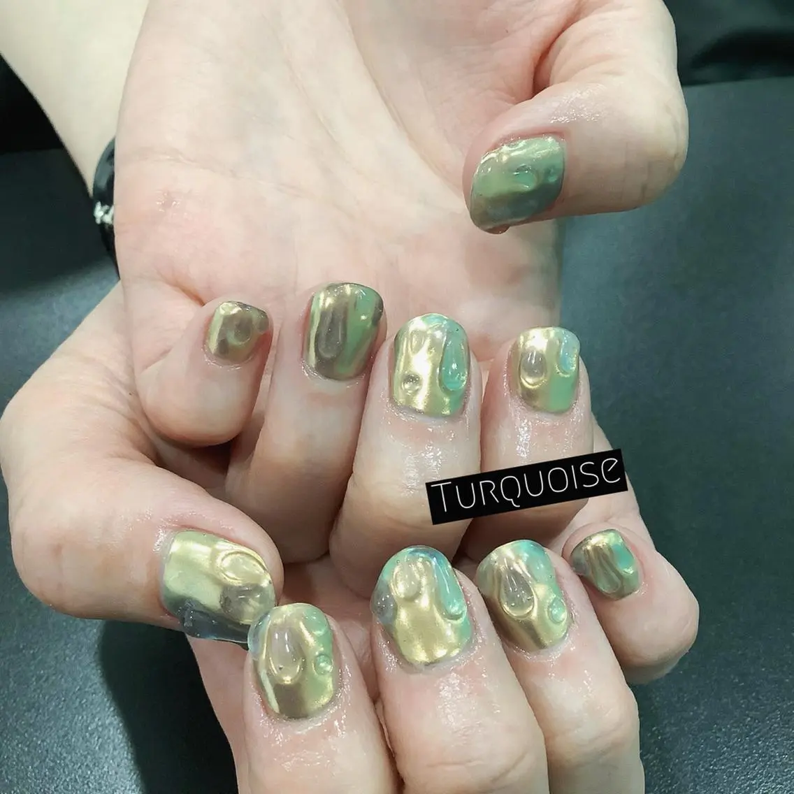ネイル 個性派ネイルサロン 💅🏼ターコイズのネイルデザイン