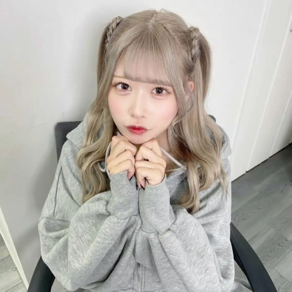 ロング カラー ヘアアレンジ ベージュカラー ホワイトベージュ ヘアカラー トリートメント ヘアセット 渋谷🩶ハイトーン 🩶FUMUのヘアスタイル