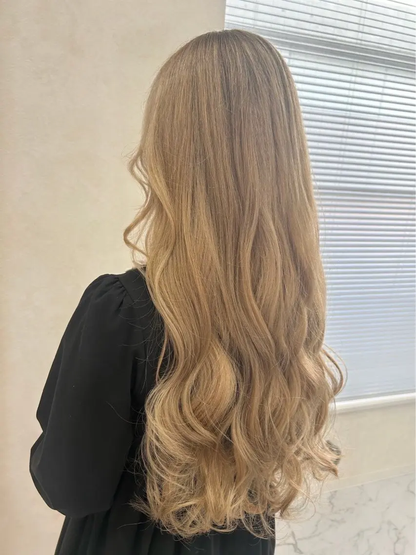 カラー mignon あゆみのヘアスタイル