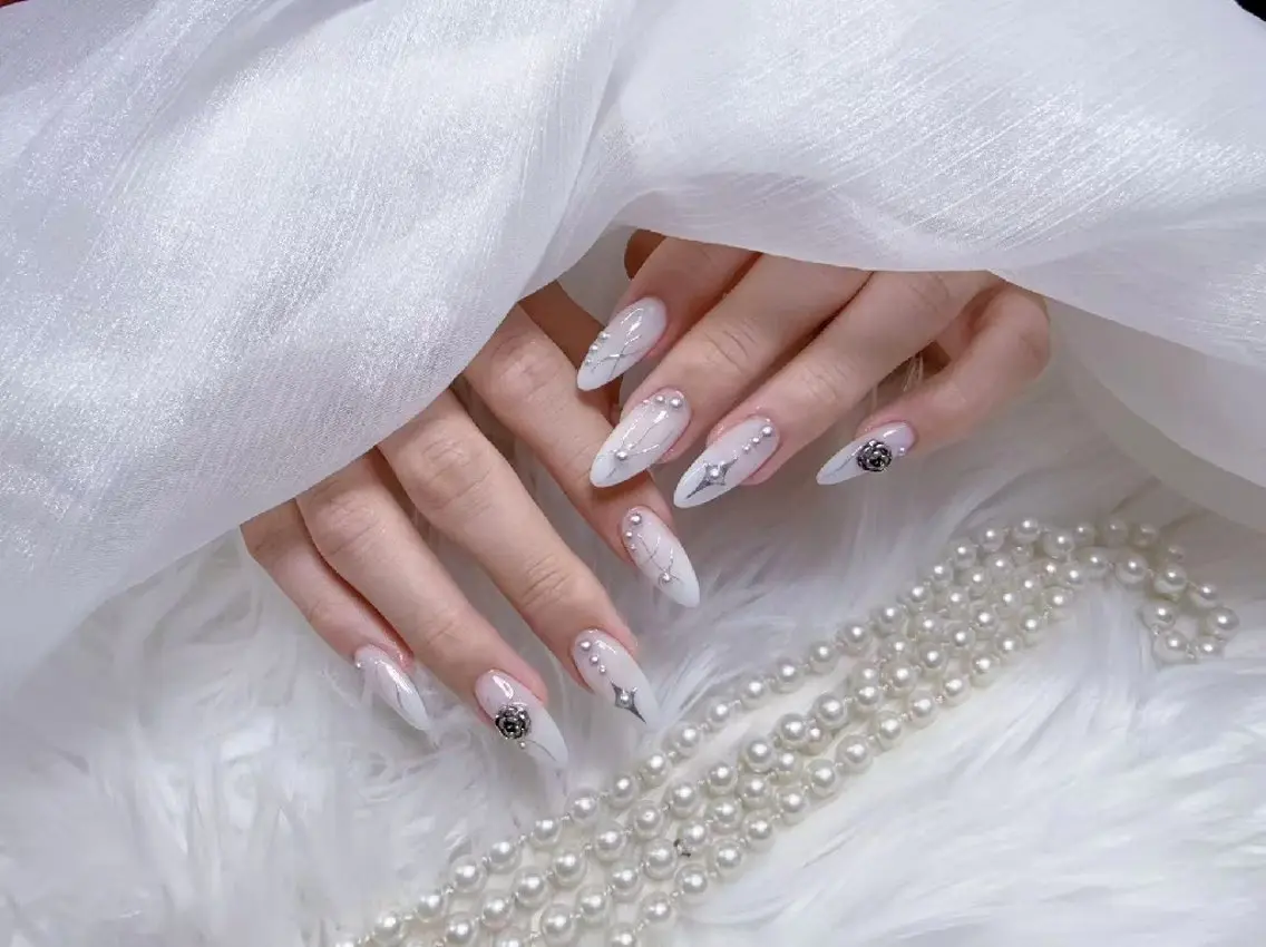 ネイル ENsalon AKIRAのネイルデザイン
