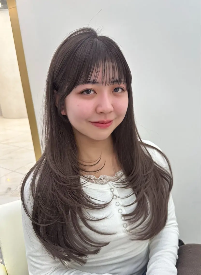 セミロング ケアカラー 髪質改善 韓国風ヘア レイヤーカット 似合わせカット カット トリートメント ヘアセット 韓国風レイヤーカラー ライムのヘアスタイル