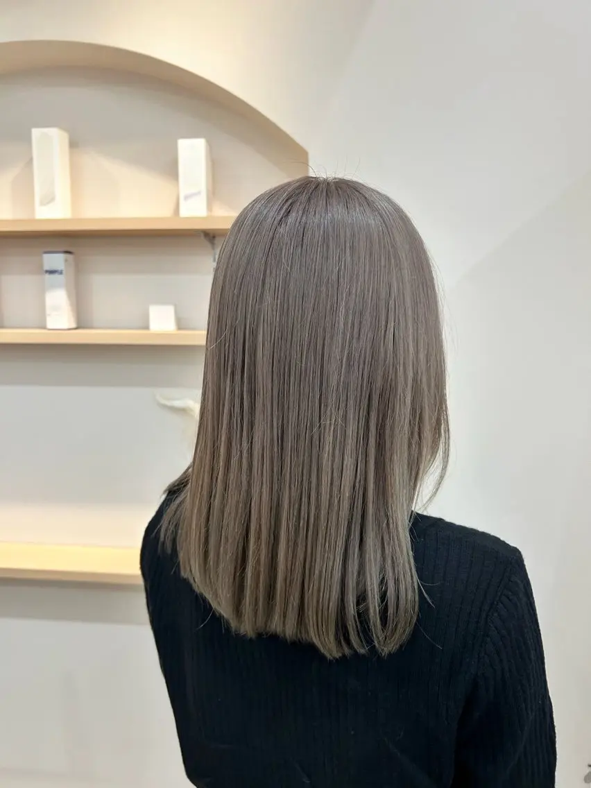 ミディアム カラー ブリーチ グレージュ カット ヘアカラー 透明感/ダブルカラー /🌸ERI🌸のヘアスタイル