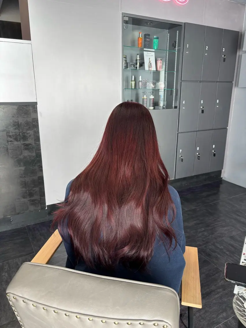 カラー ボルドーカラー 新垣 杏凜のヘアスタイル