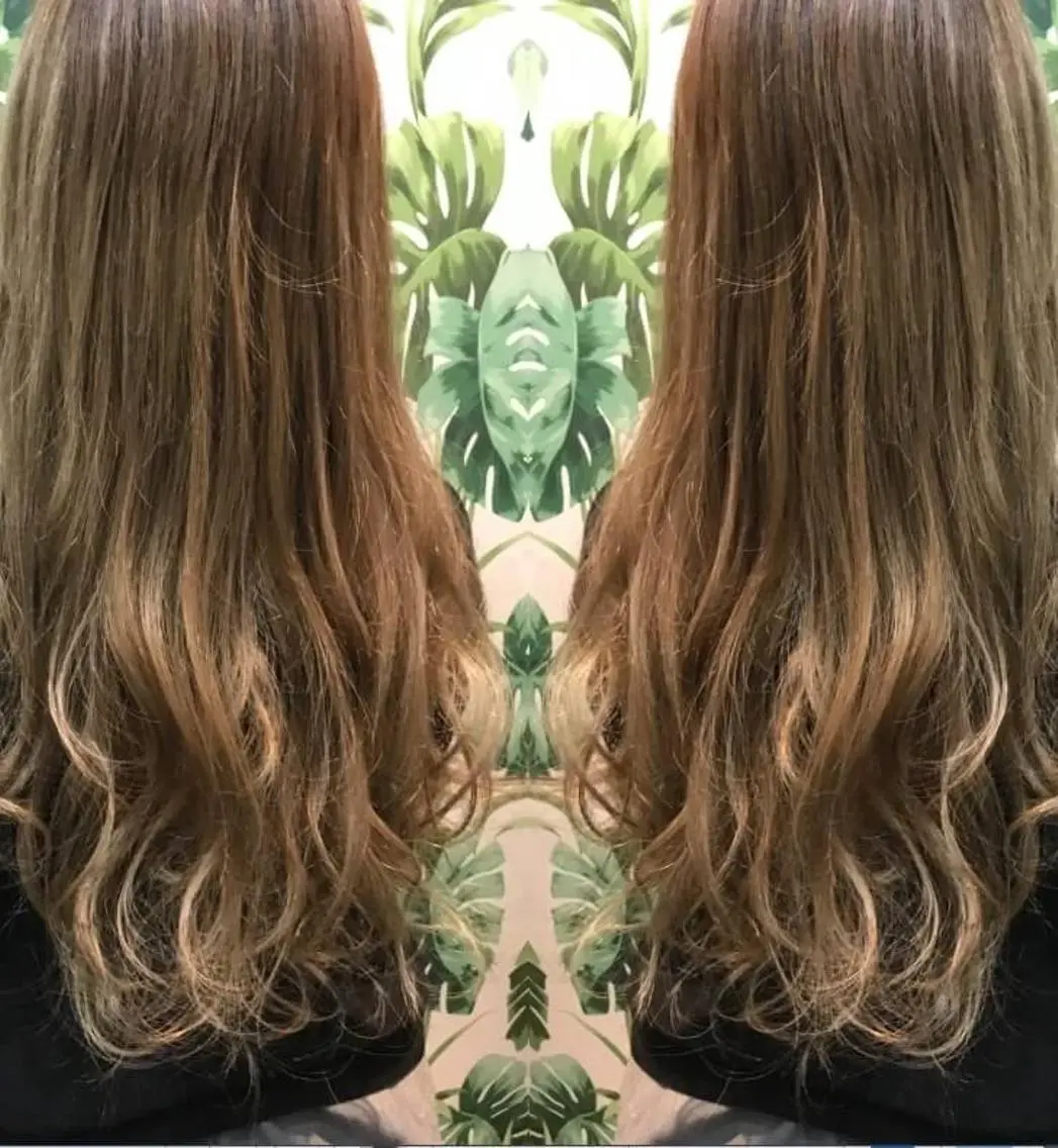 ロング カラー 大阪レミーエクステ チビ編み込みのヘアスタイル