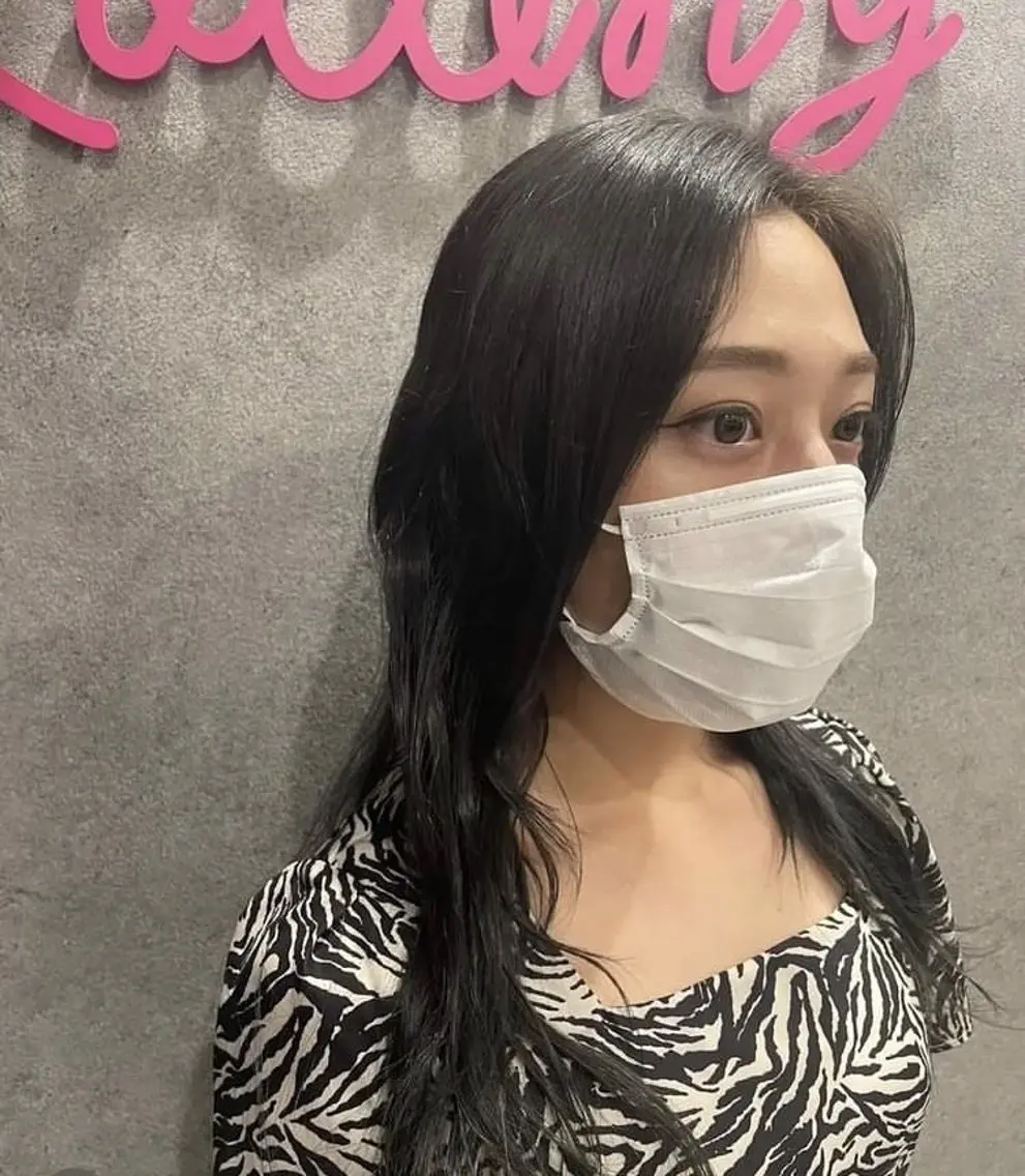 カラー ロング ヘアカラー yuumi 👱🏻‍♀️のヘアスタイル