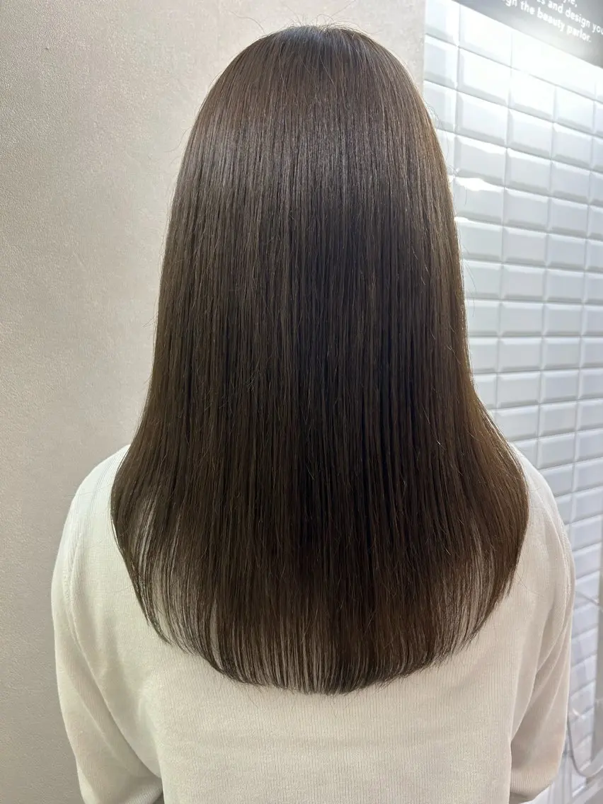 ロング カラー グレージュ hubhair レイヤー/透明感のヘアスタイル