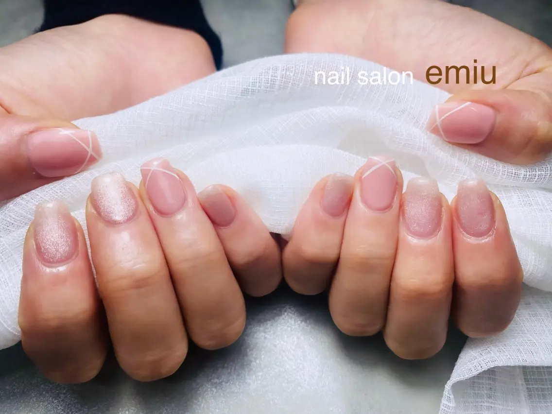ネイル マグネットネイル ピンク シンプルネイル emiu petiteのネイルデザイン
