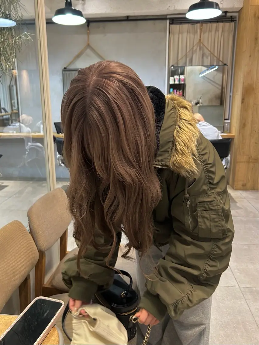 カラー ヘアカラー トリートメント lomalia moekaのヘアスタイル